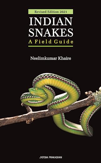 Indian Snakes : A Field Guide | Neelim Kumar Khaire | Kharidobechobooks